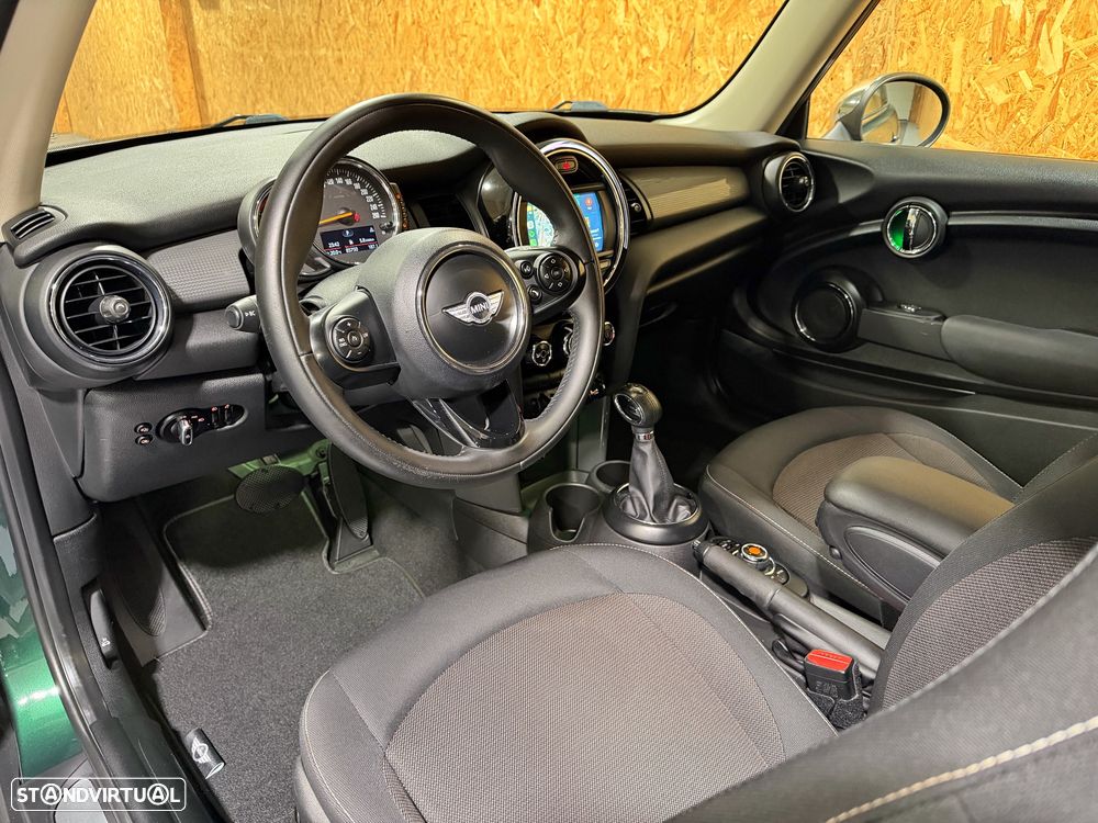 MINI 3 Portas Cooper D Aut. - 16