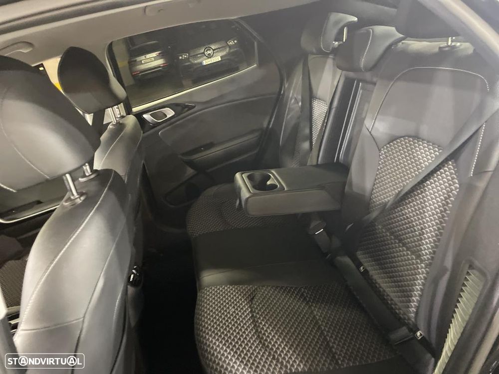 Kia XCeed 1.6 GDi PHEV Drive - 9