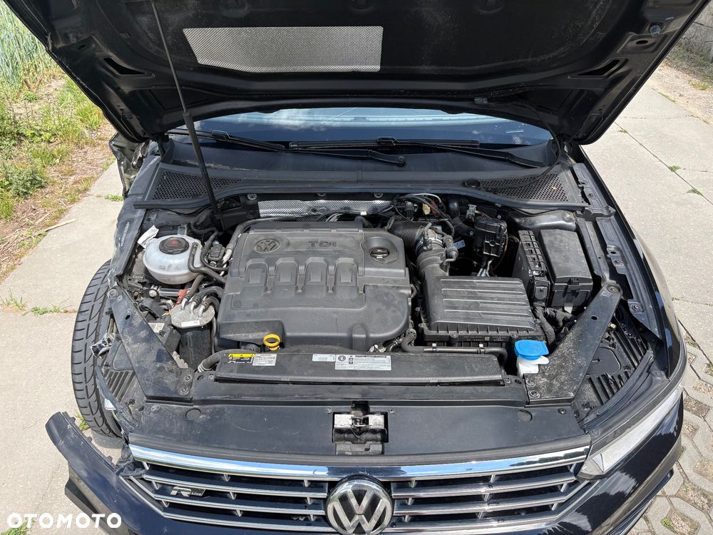 Volkswagen Passat 2.0 TDI Elegance DSG - 35