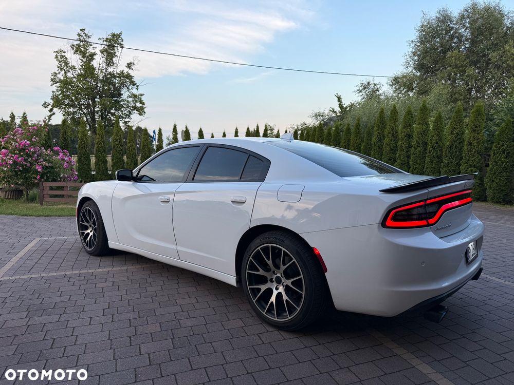 Dodge Charger - 4