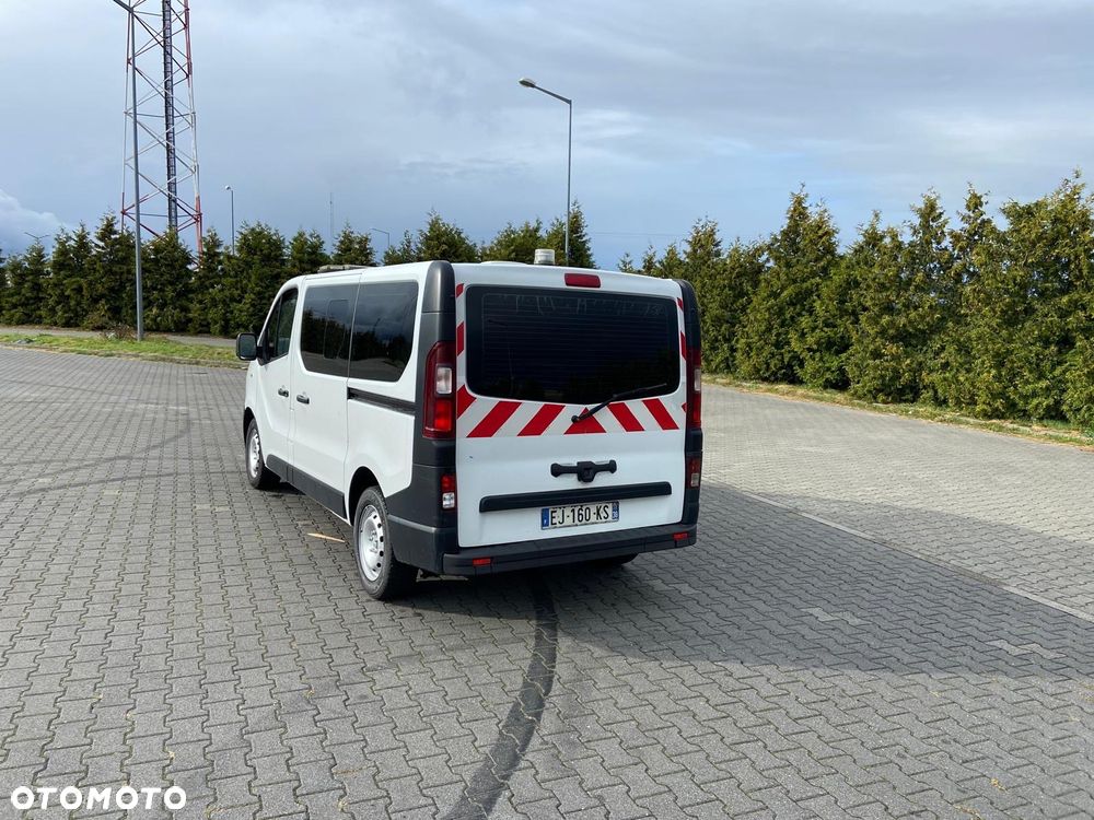 Opel Ambulans Karetka vivaro - 9