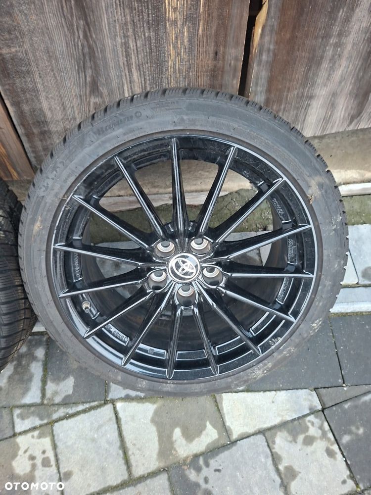 Koła Felgi Toyota Yaris GR 18 Cali 8j ET 45 Opony 24r - 9