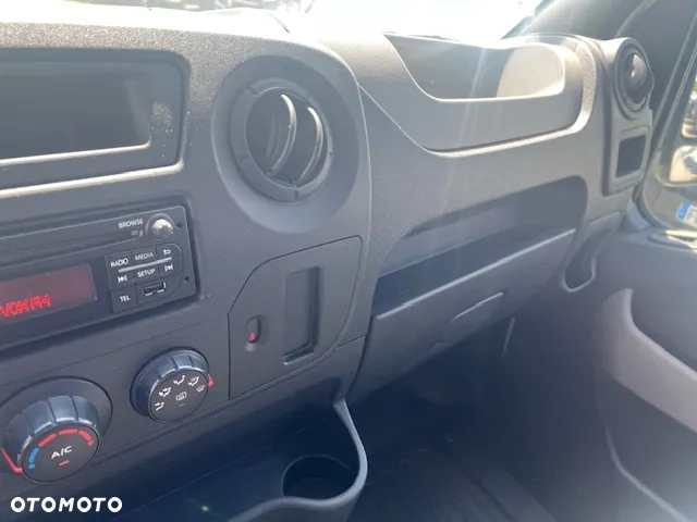 Renault Master Movano skrzyniowy 2,3 Dci 130 KM klima - 22