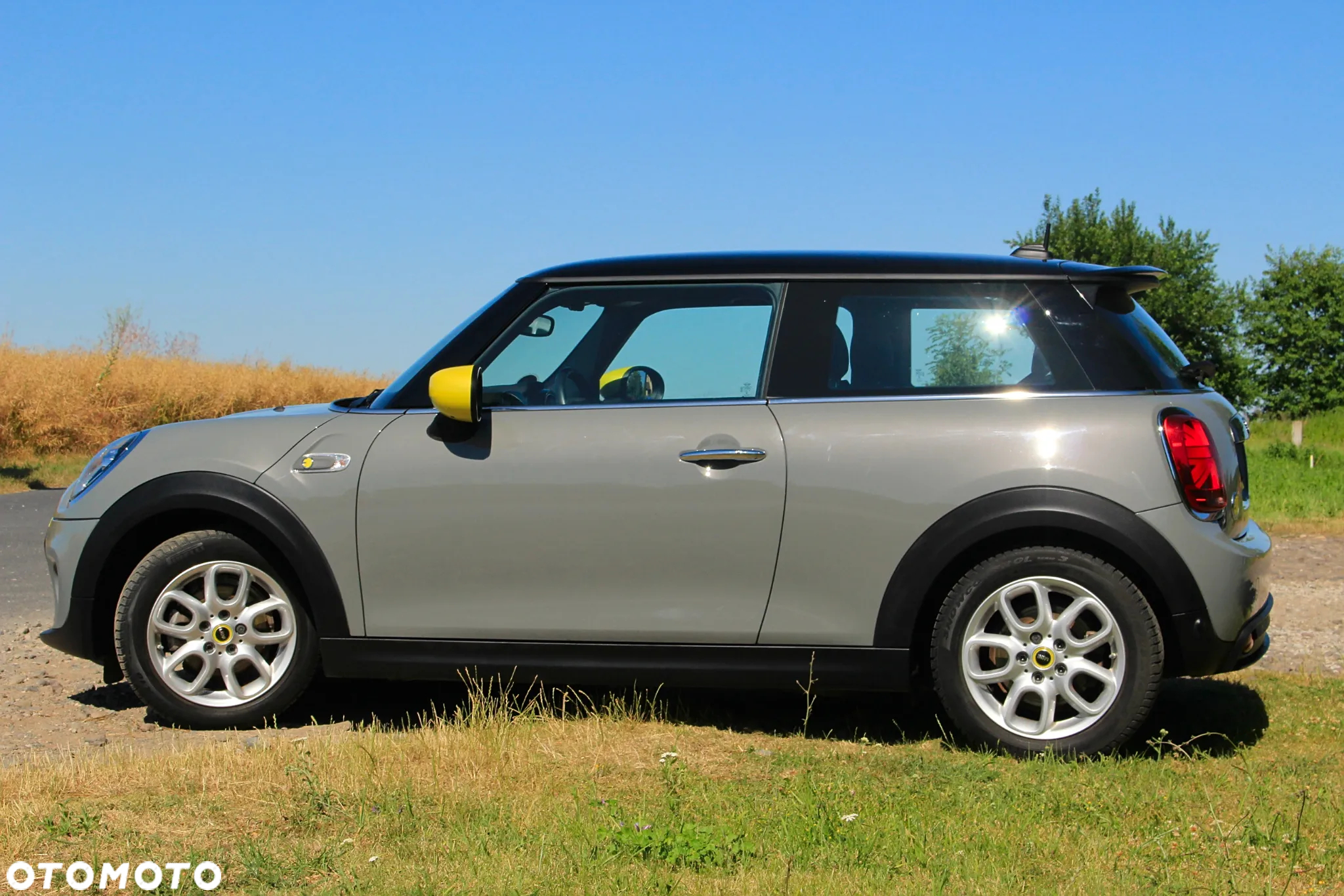 MINI Cooper SE Classic Trim - 15