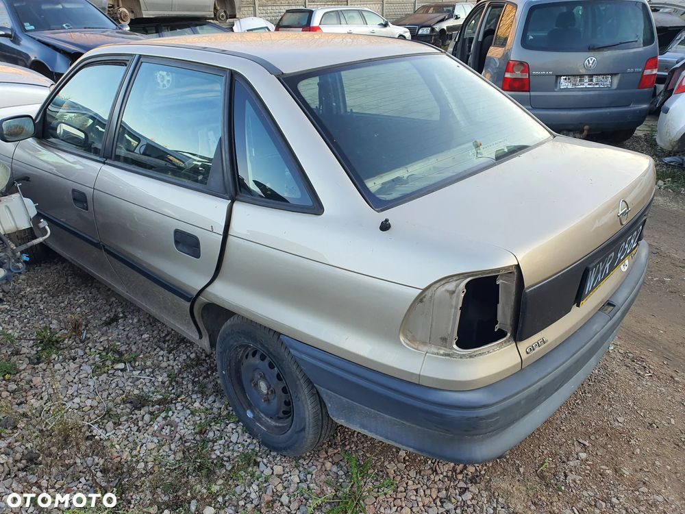 opel astra F Z489 maska zderzak lampa grill błotnik drzwi zbiornik paliwa szyba lusterko klamka - 3