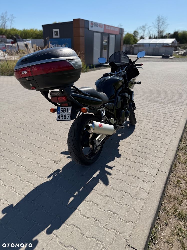 Yamaha FZS - 10