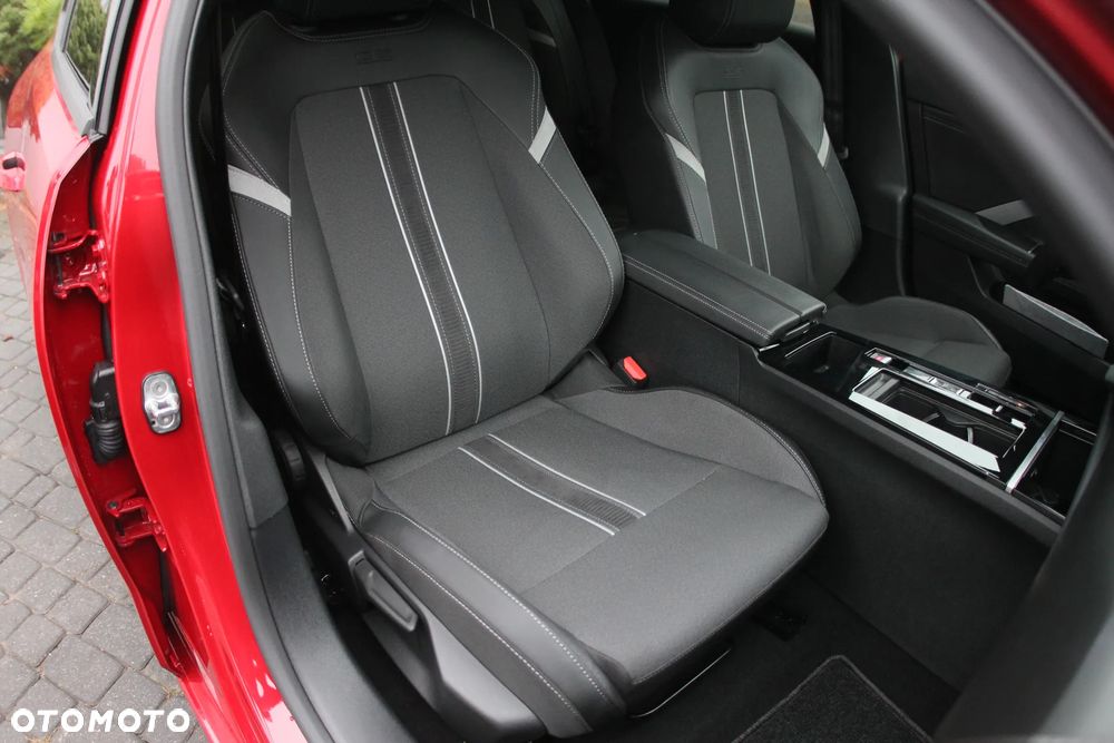 Opel Astra 1.2 Turbo Automatik GS - 24