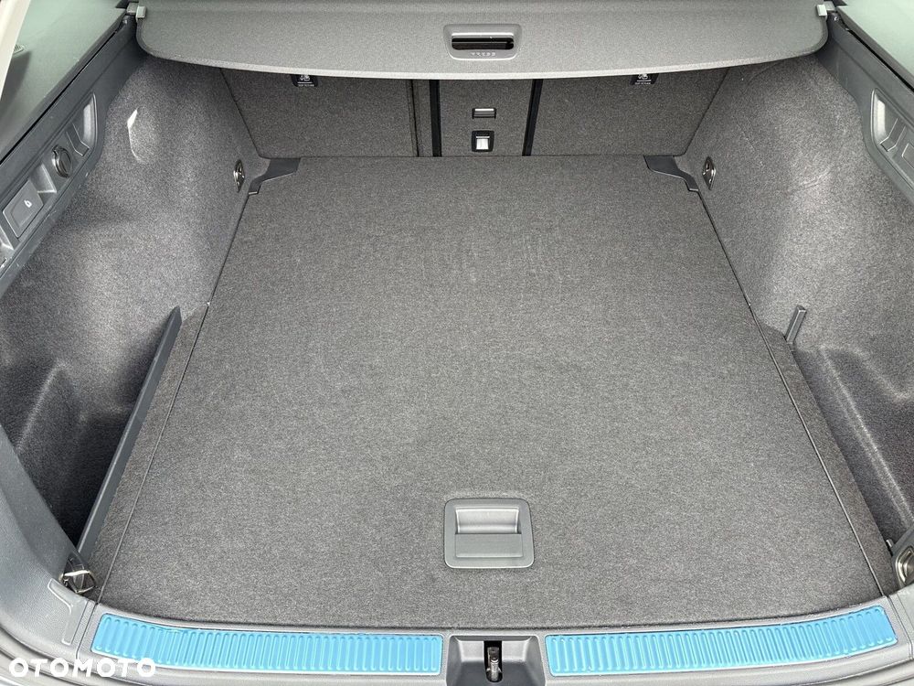 Volkswagen Passat - 33