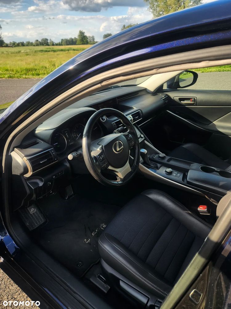 Lexus IS 300h Elegance - 5