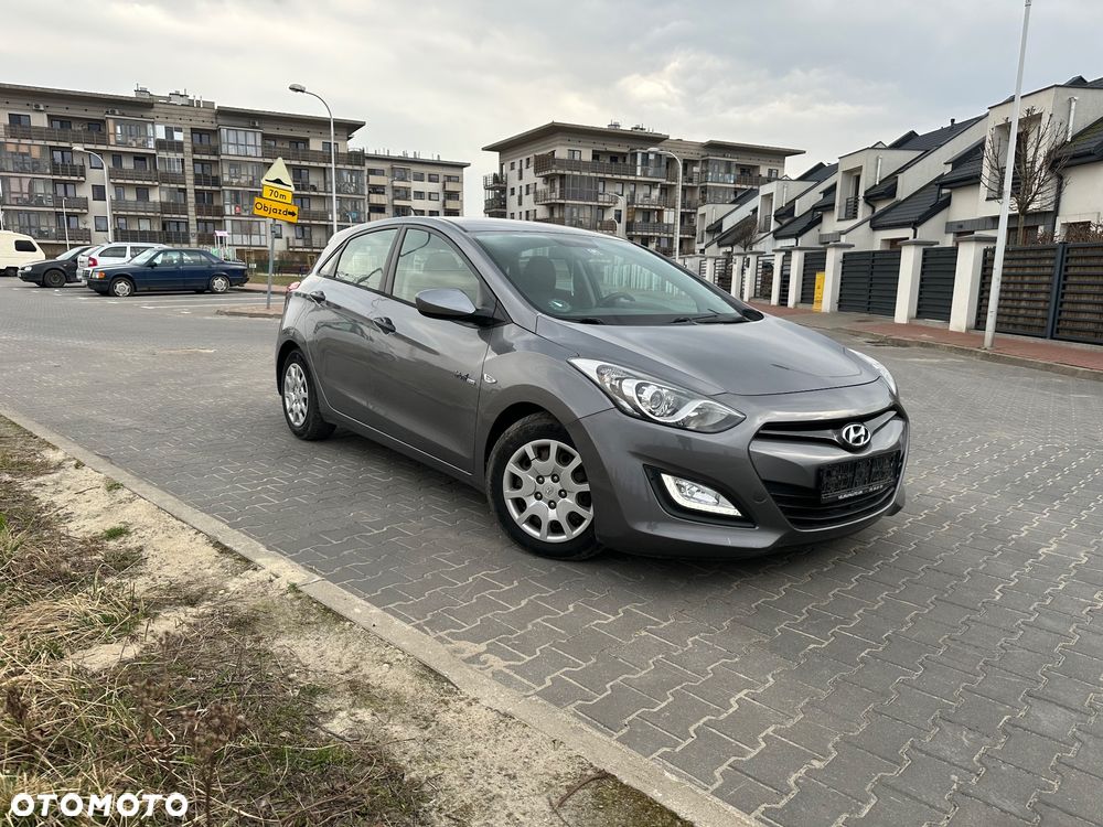 Hyundai i30 i30cw 1.6 CRDi Intro Edition - 1