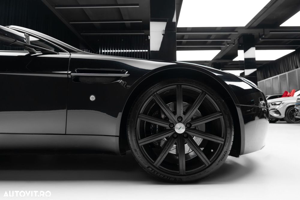 Aston Martin V8 Vantage - 5