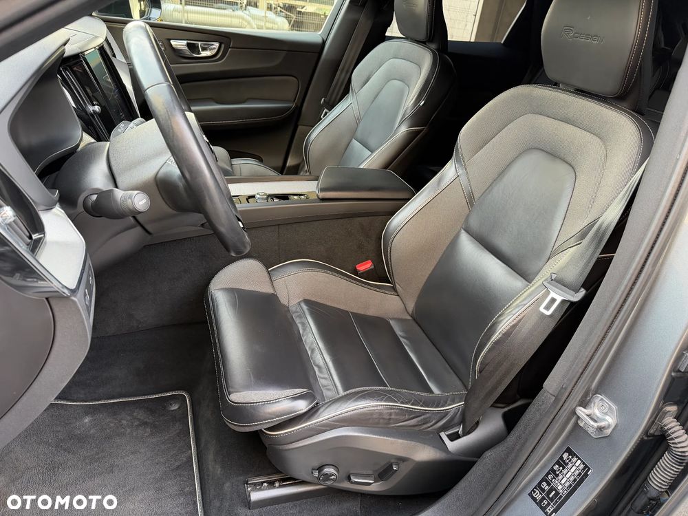 Volvo XC 60 B4 D AWD R-Design - 22