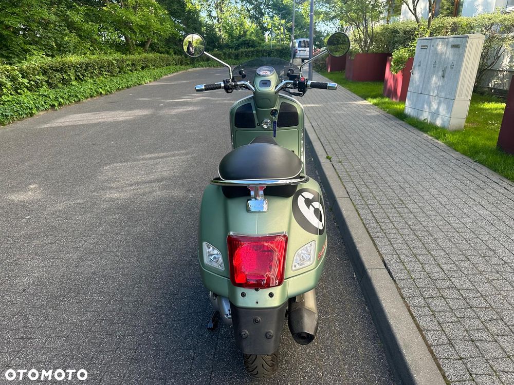 Piaggio Vespa - 10