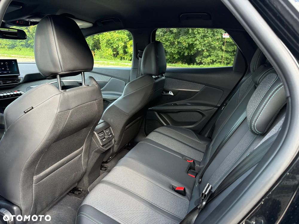 Peugeot 3008 1.2 PureTech Allure S&S EAT8 - 11