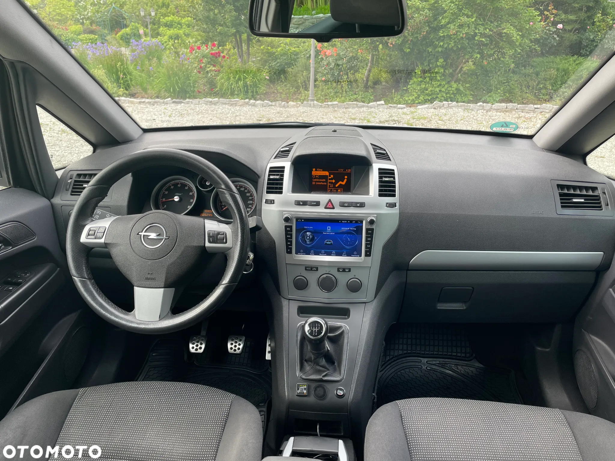 Opel Zafira - 2