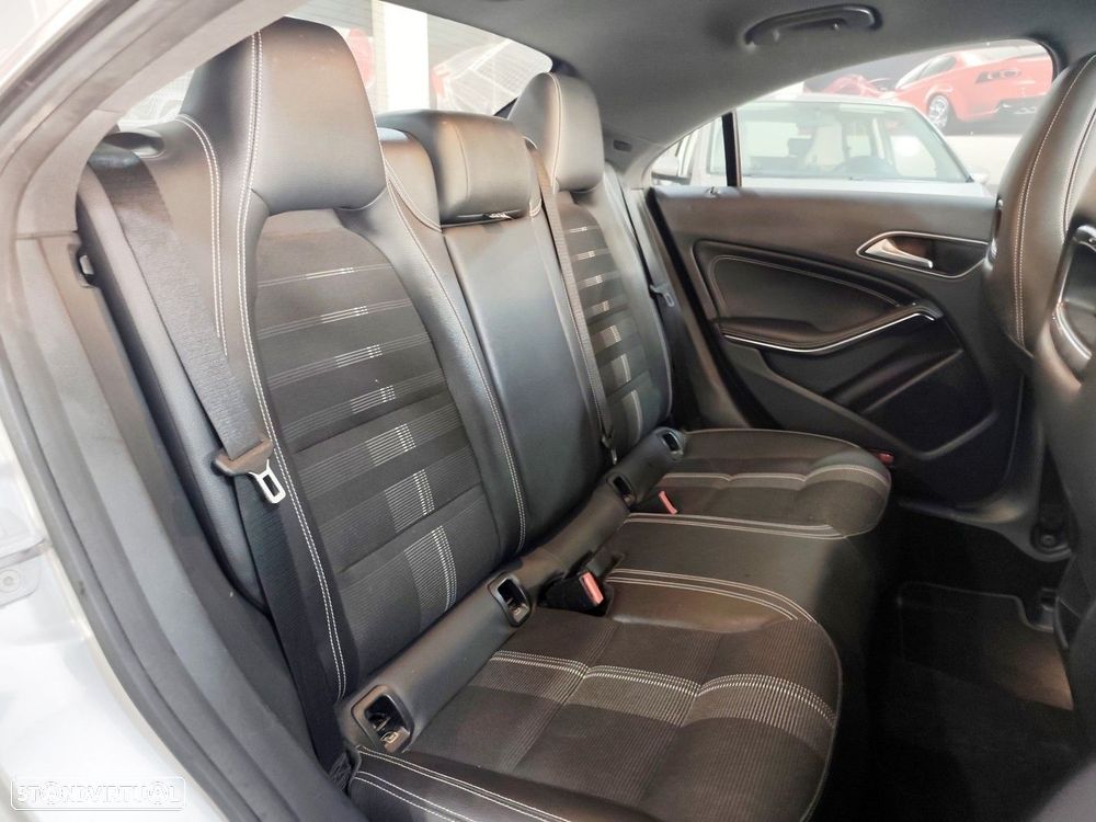 Mercedes-Benz CLA 180 d Urban - 15