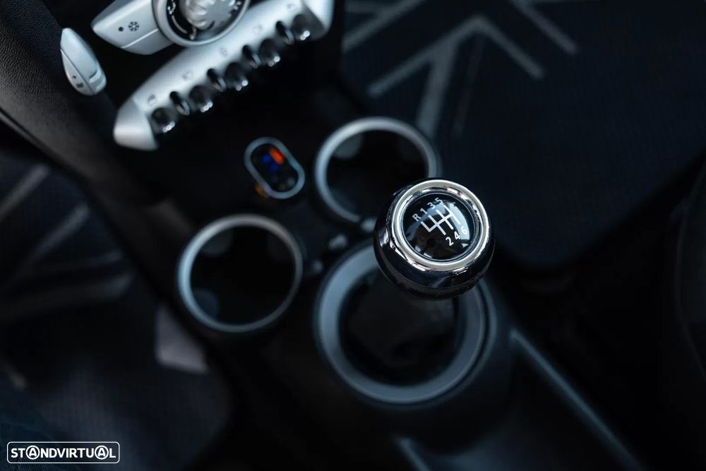 MINI 3 Portas Cooper D - 16