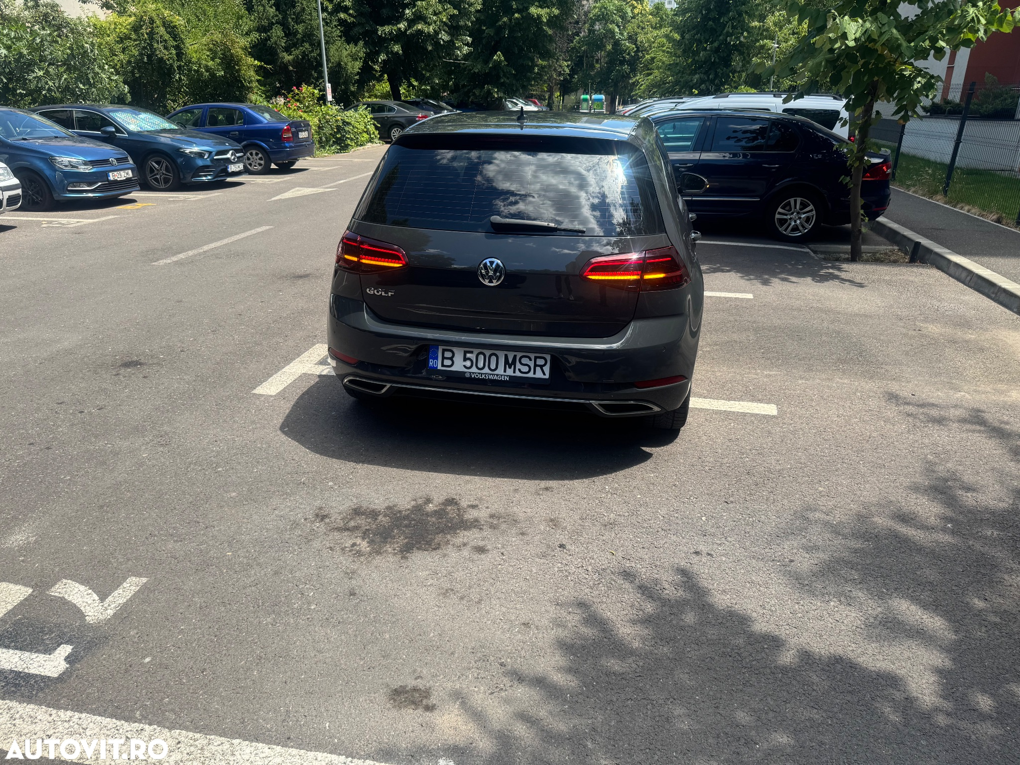 Volkswagen Golf - 2