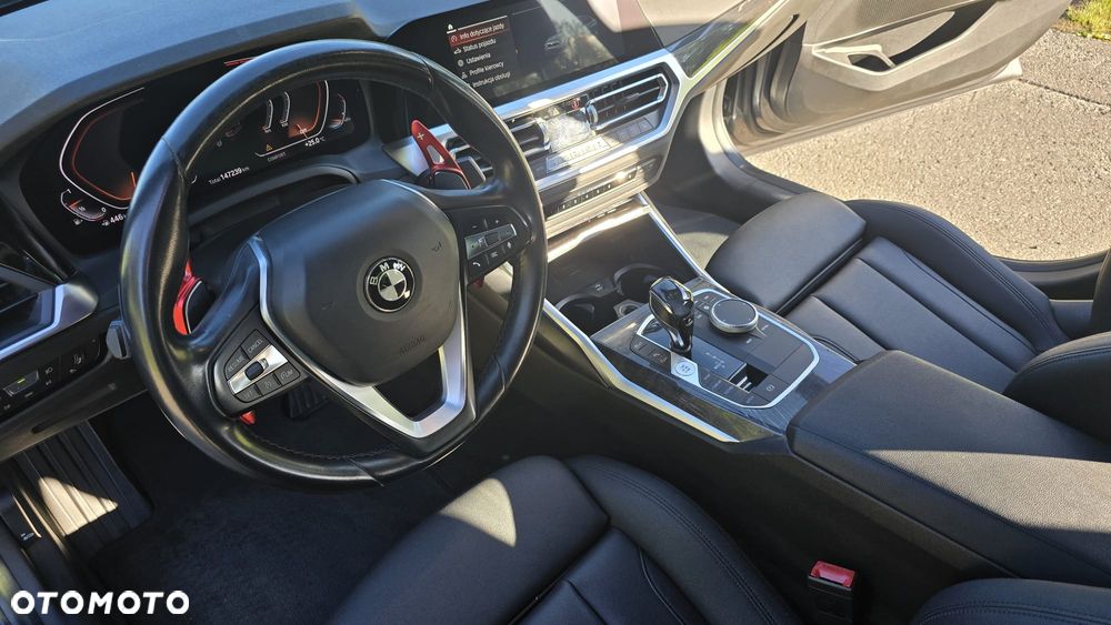 BMW Seria 3 330i Sport Line - 11