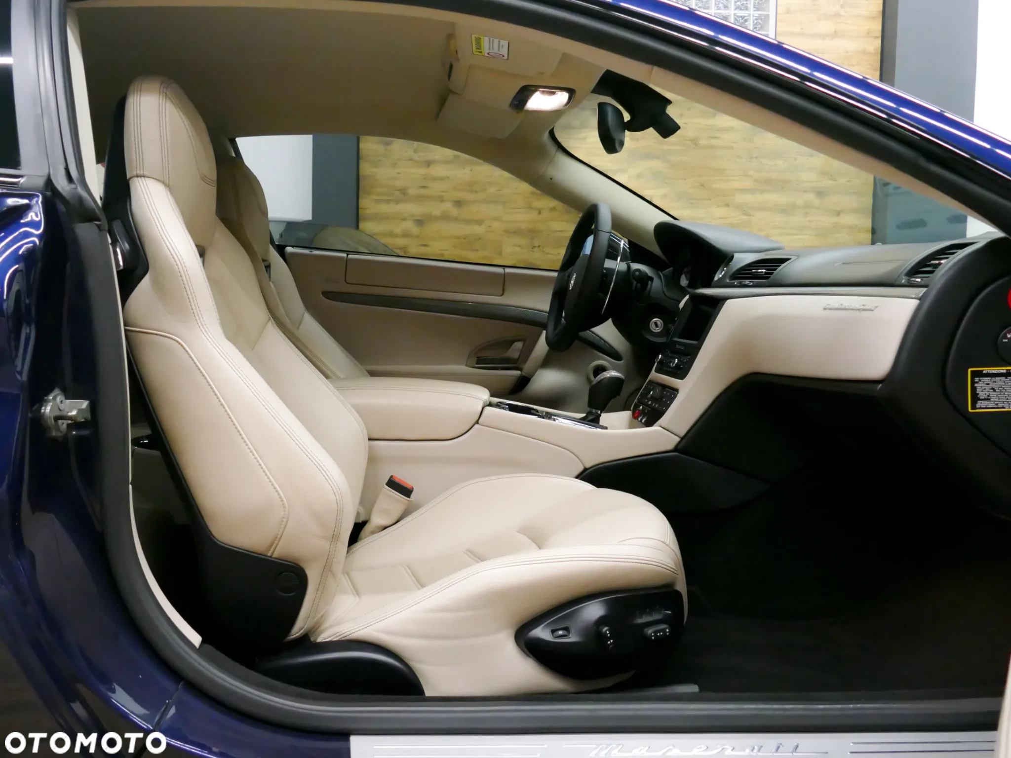 Maserati GranTurismo S Automat - 11