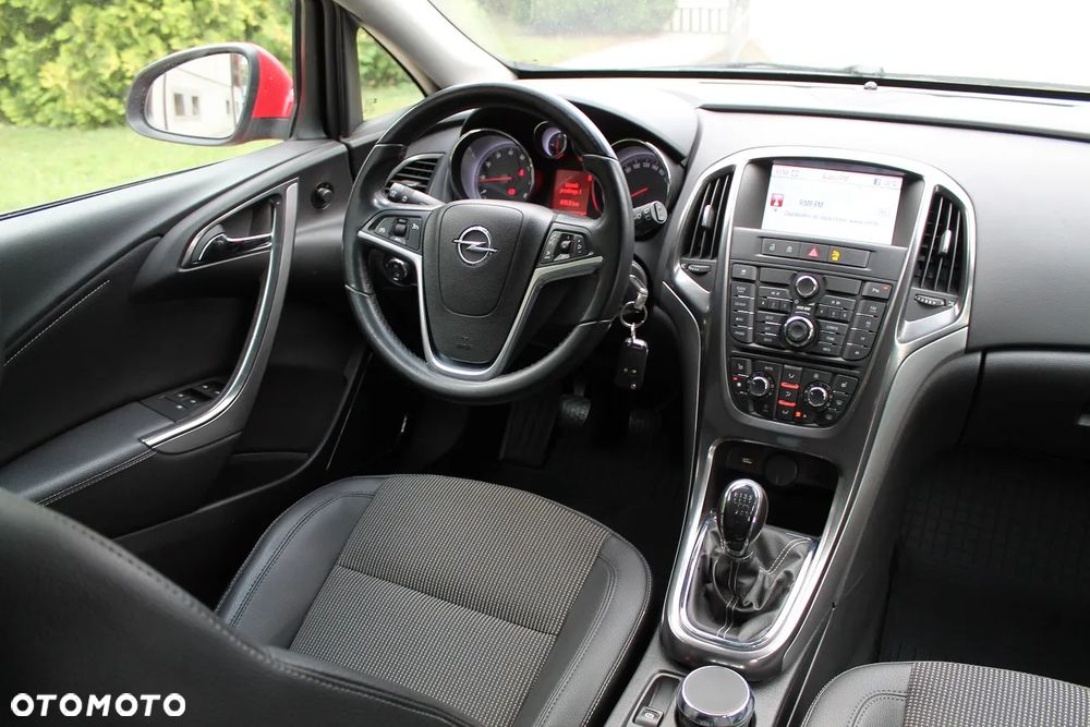 Opel Astra 1.6 Turbo Cosmo - 8