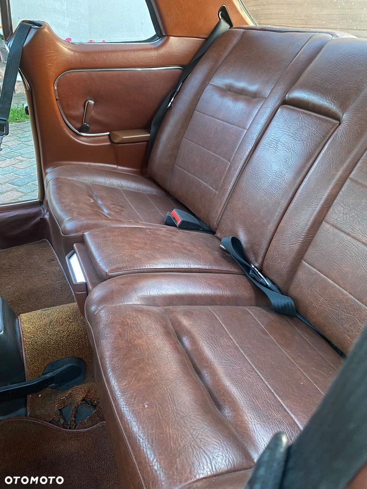 Mercedes-Benz W123 - 12