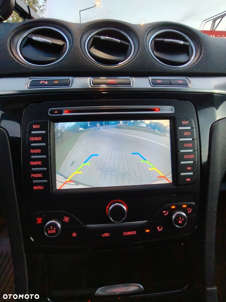 Ford Galaxy - 13