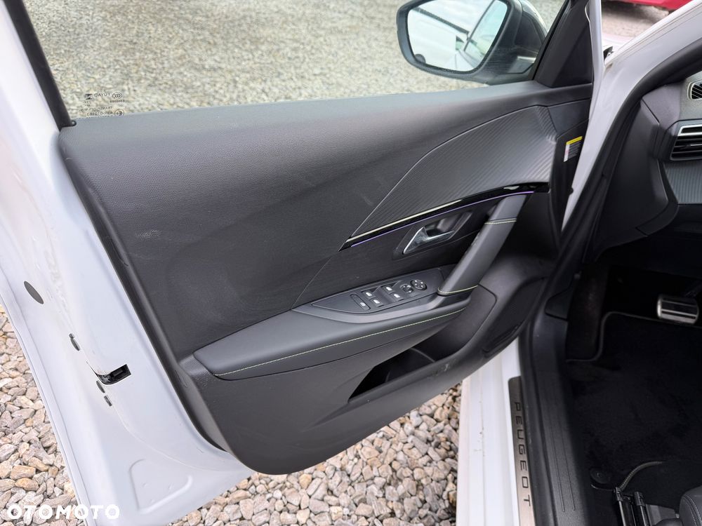 Peugeot 208 1.2 mHEV GT - 21