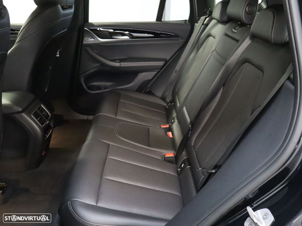 BMW iX3 Inspiring - 13