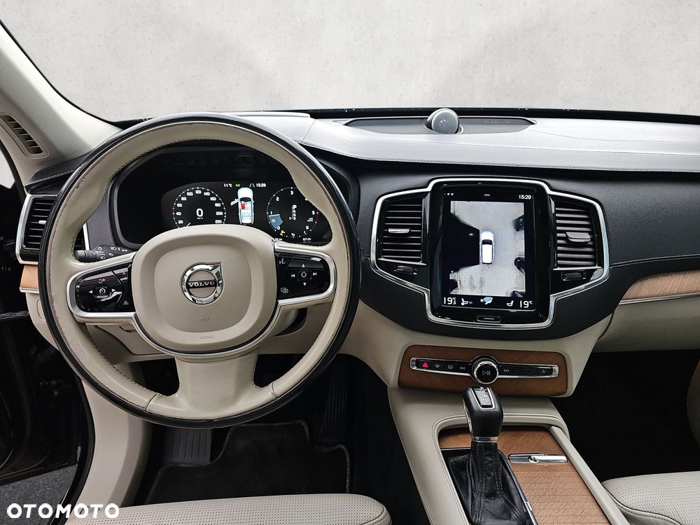 Volvo XC 90 - 12