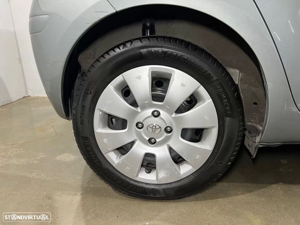 Toyota Yaris 1.0 VVT-i AC - 27
