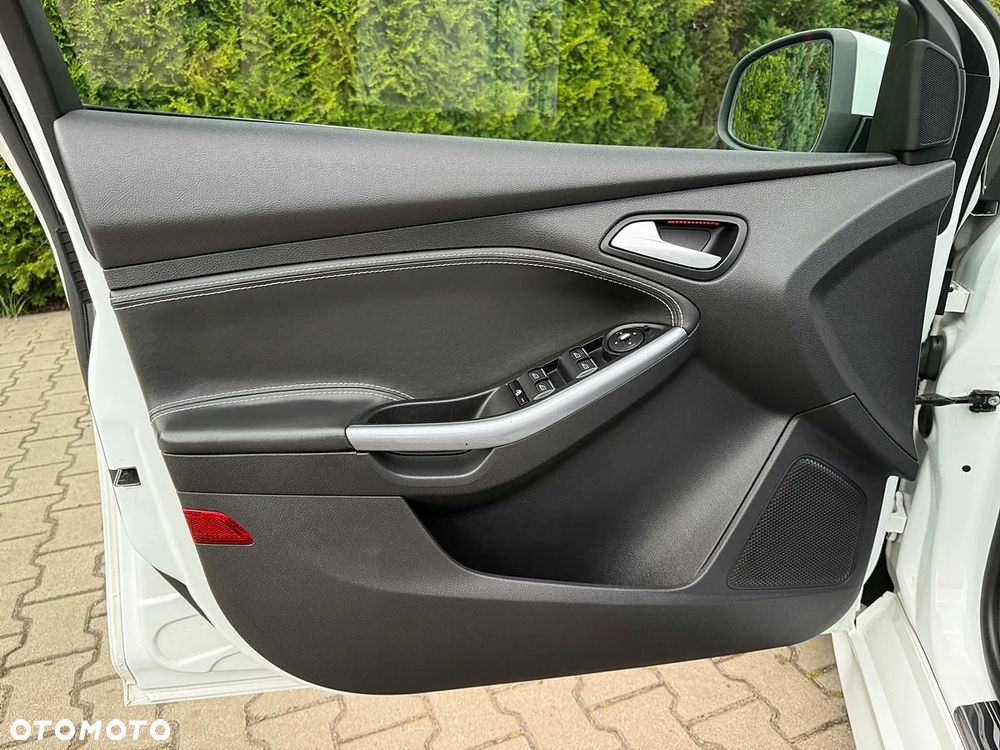 Ford Focus 1.6 EcoBoost Start-Stopp-System Titanium - 25