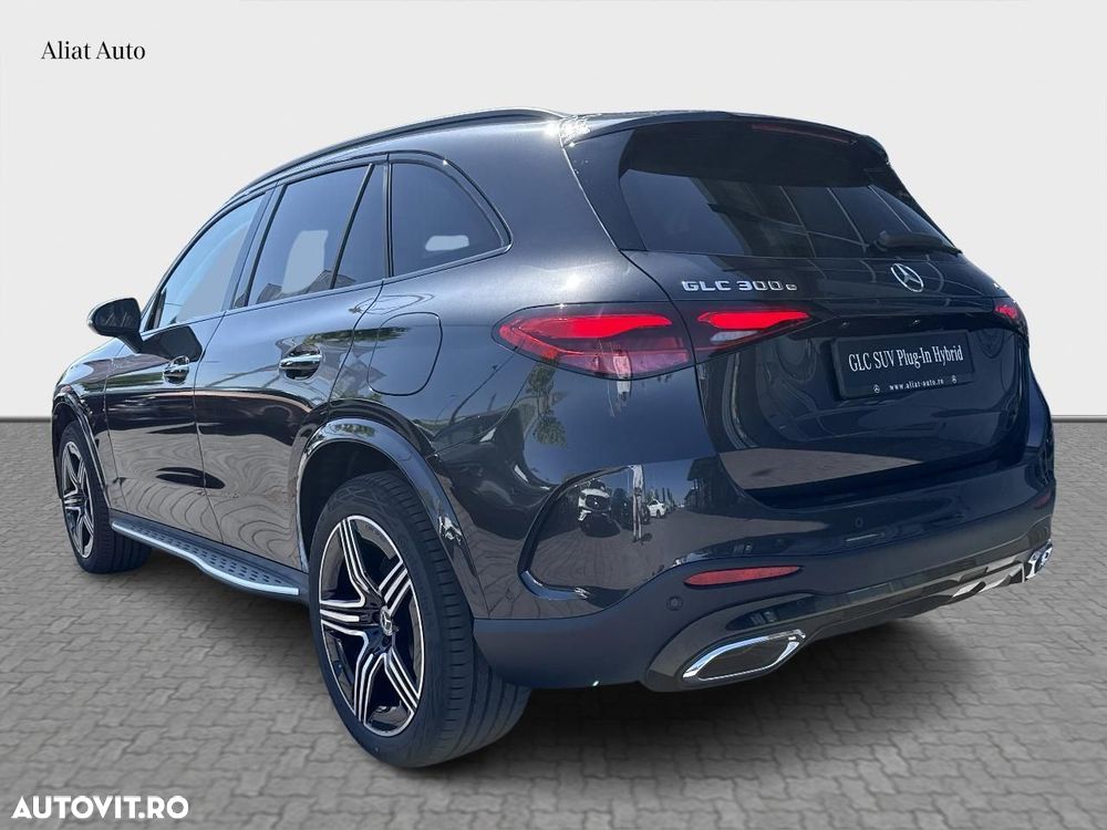 Mercedes-Benz GLC 300 e 4MATIC PHEV - 4