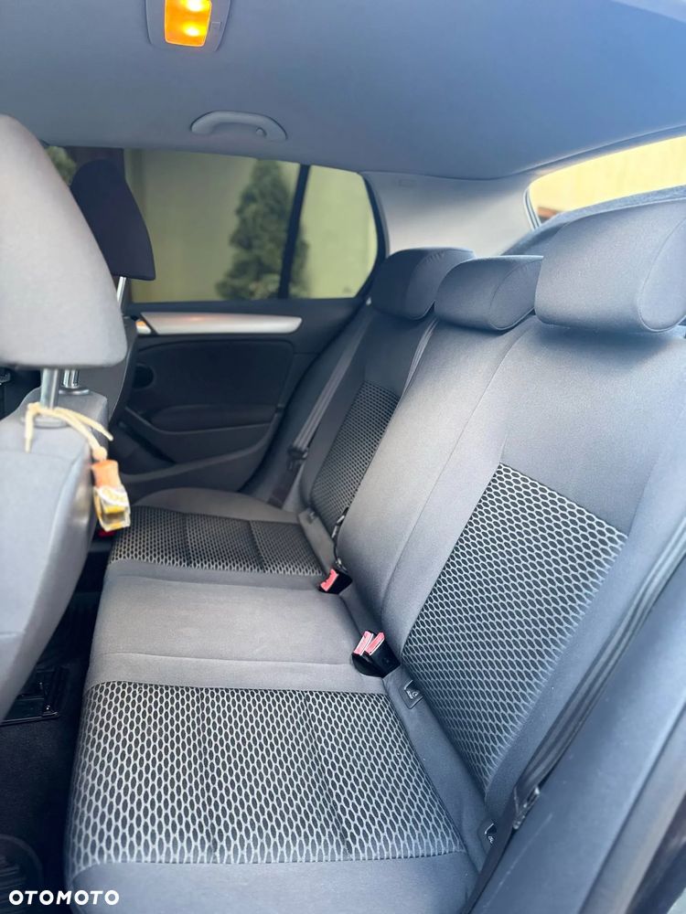 Volkswagen Golf - 11