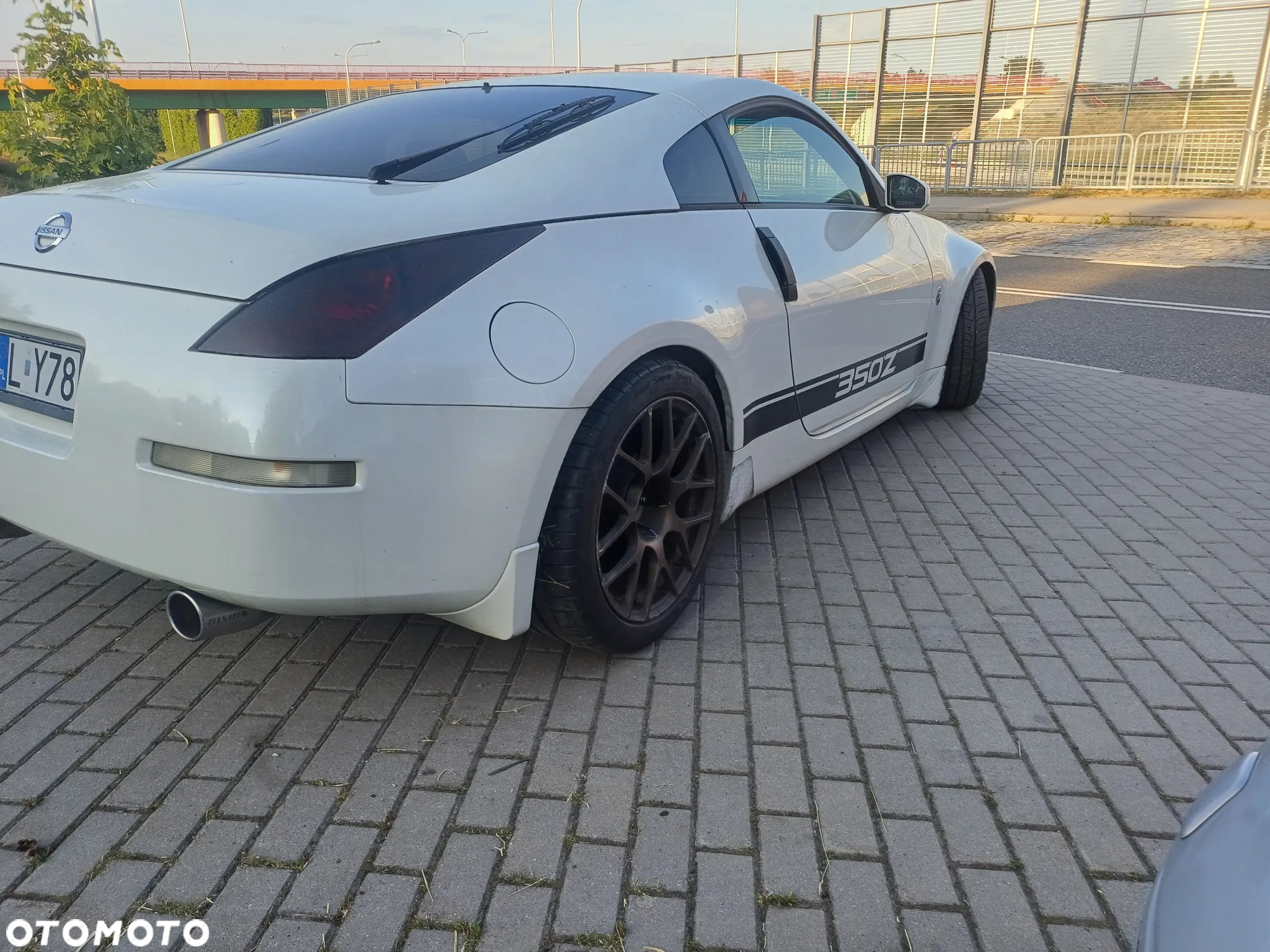 Nissan 350 Z - 2