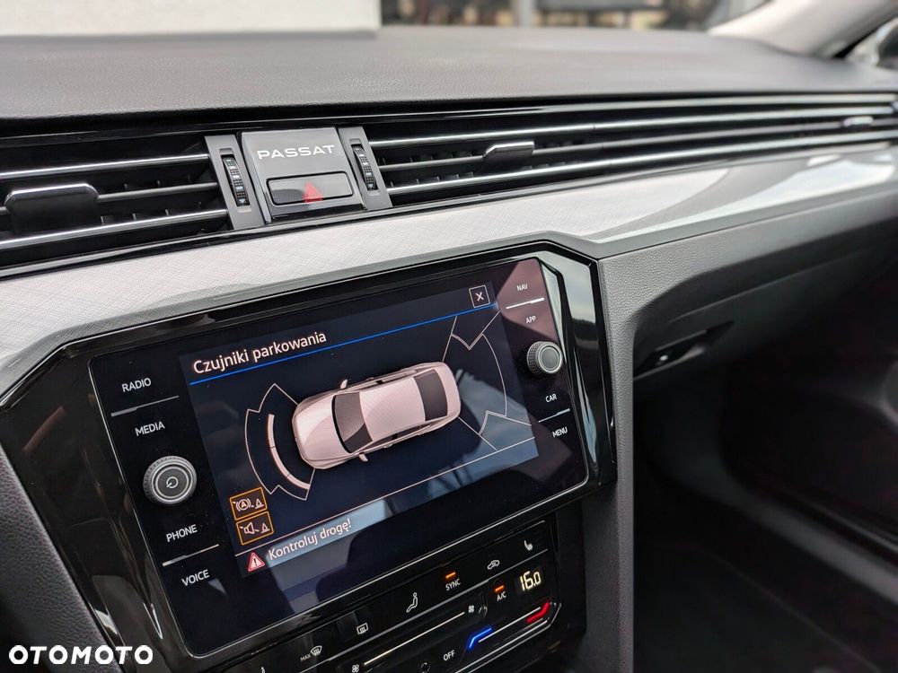 Volkswagen Passat 2.0 TSI Business DSG - 24