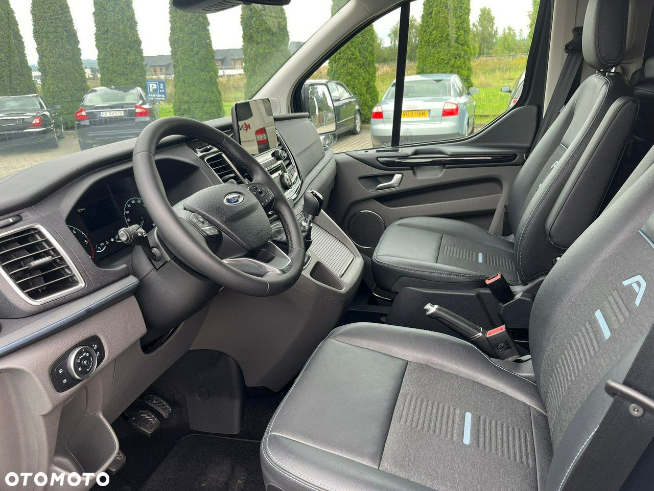 Ford Tourneo Custom - 10