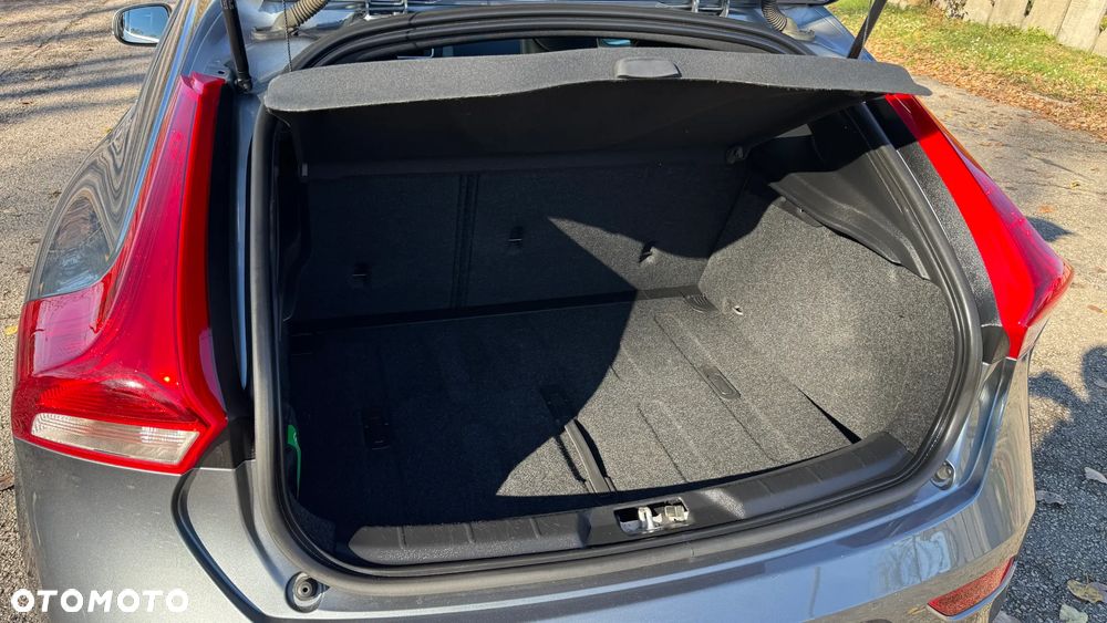 Volvo V40 D3 Geartronic RDesign - 36