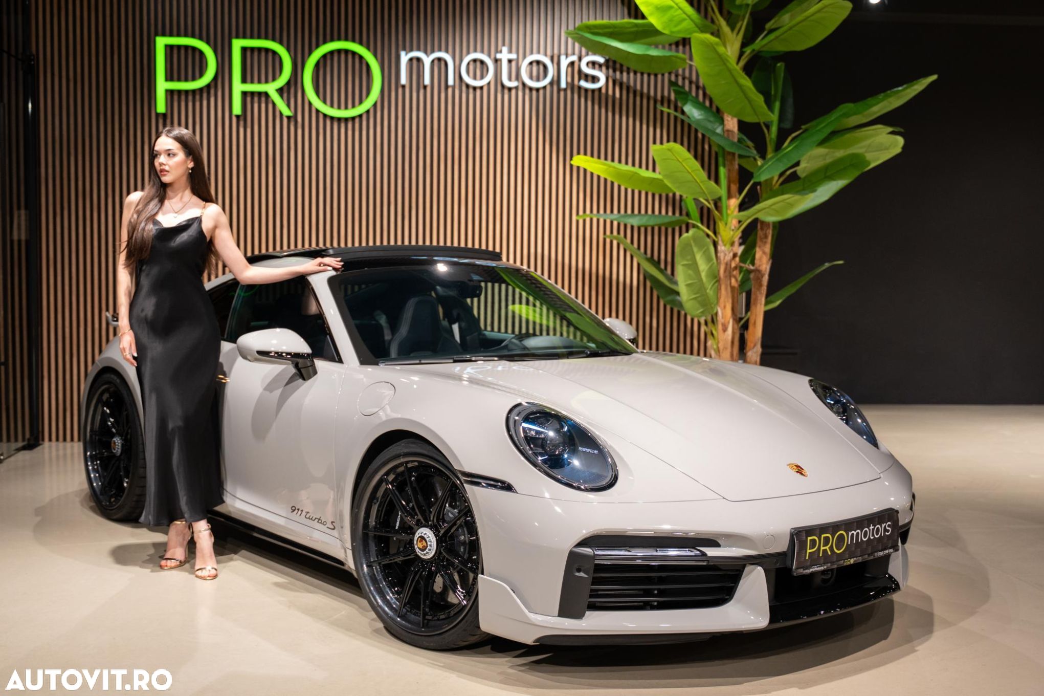 Porsche 911-TURBO-S - 1