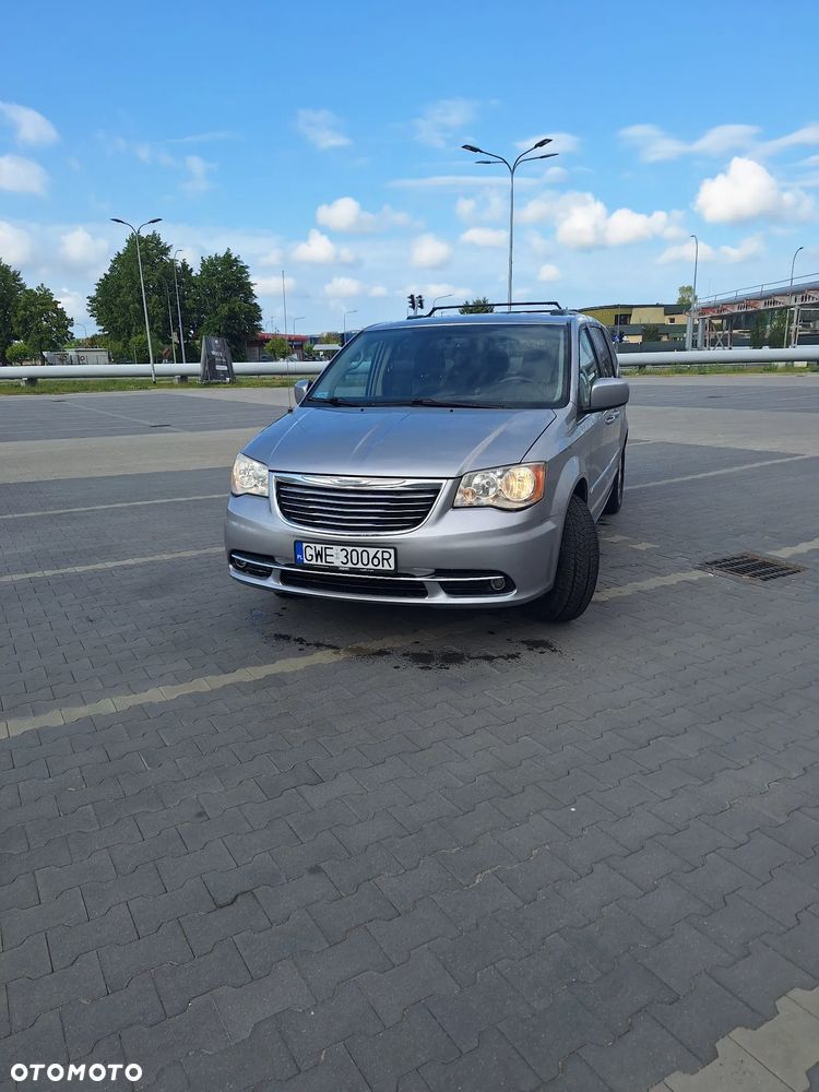 Chrysler Town & Country - 1