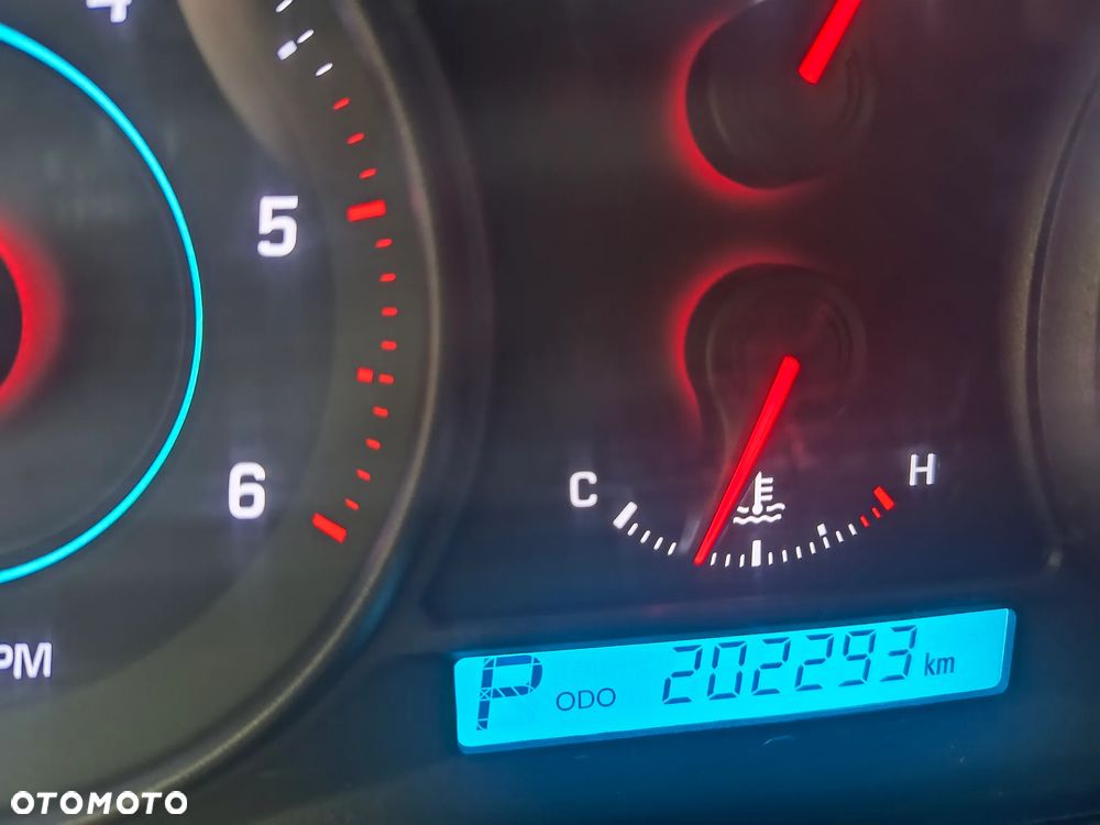 Chevrolet Captiva 2.2 D LTZ - 19