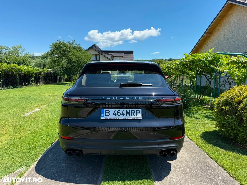 Porsche Cayenne Standard - 4