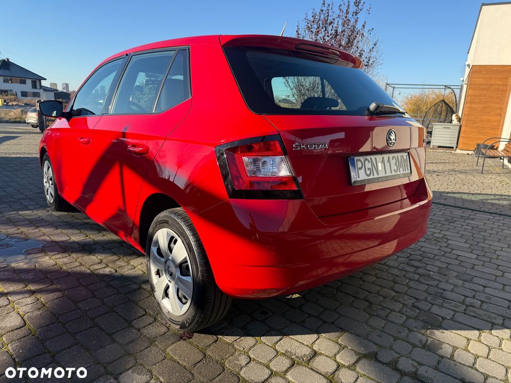 Skoda Fabia 1.0 MPI Cool Edition Red & Grey - 26
