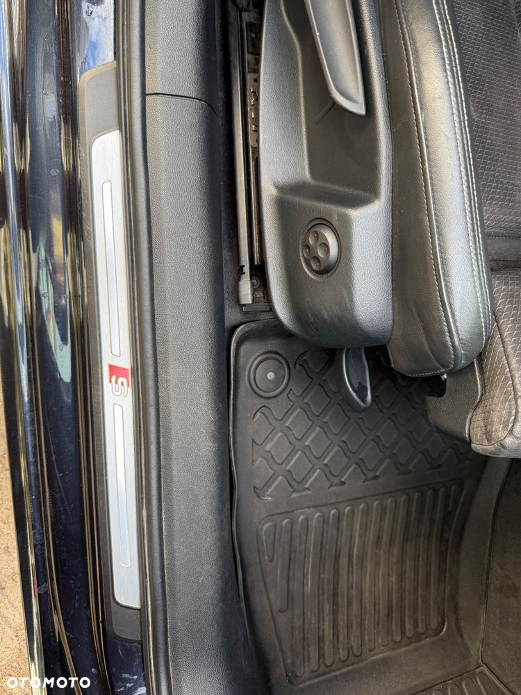 Audi A4 Avant 2.0 TDI - 10