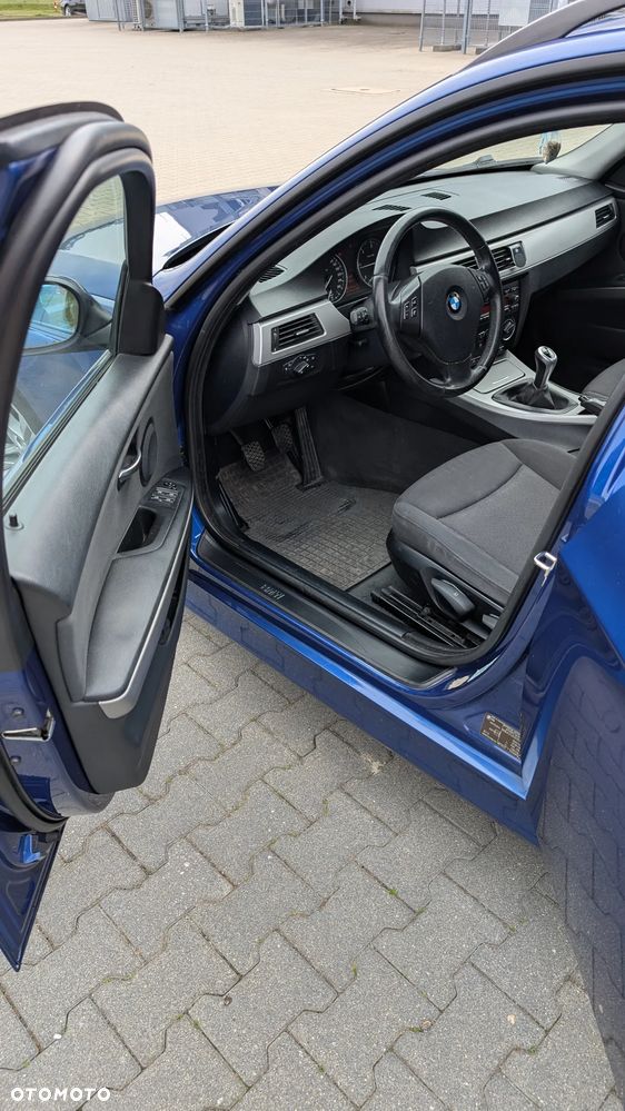 BMW Seria 3 320d DPF - 8
