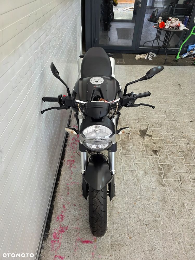 Ducati Monster - 22