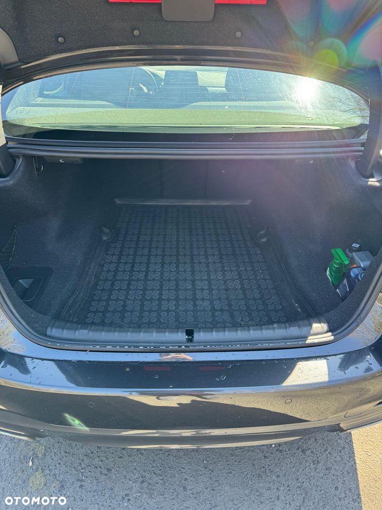 BMW Seria 5 520d xDrive - 8