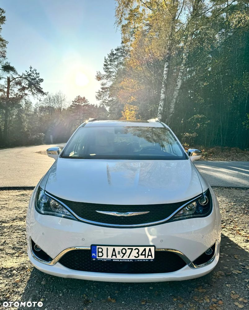 Chrysler Pacifica - 8