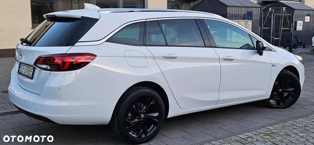 Opel Astra 1.6 D Start/Stop Dynamic - 3