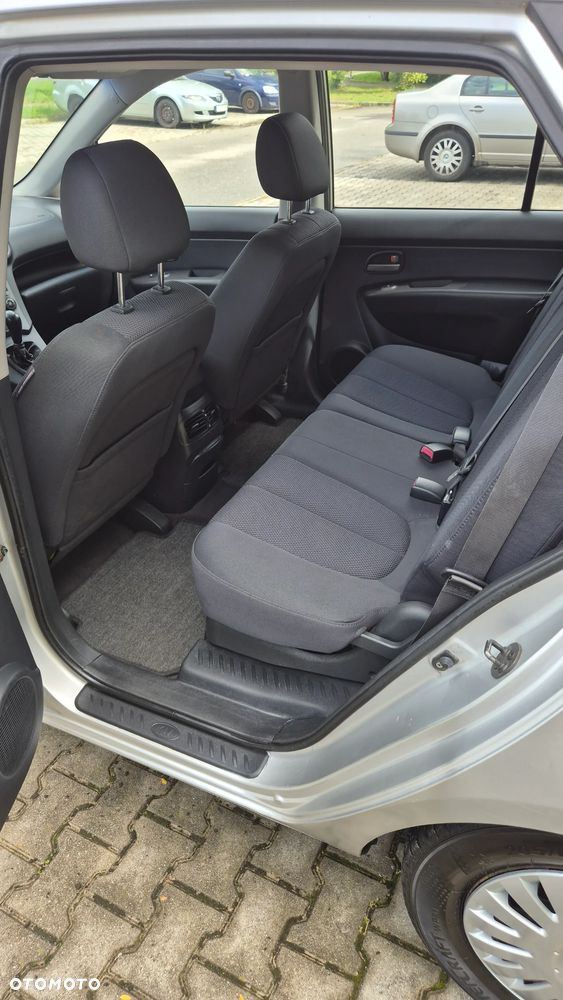Kia Carens 2.0 EX - 16